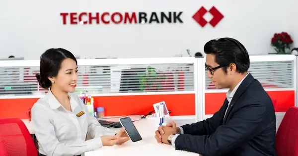Cách rút tiền tại phòng giao dịch Techcombank