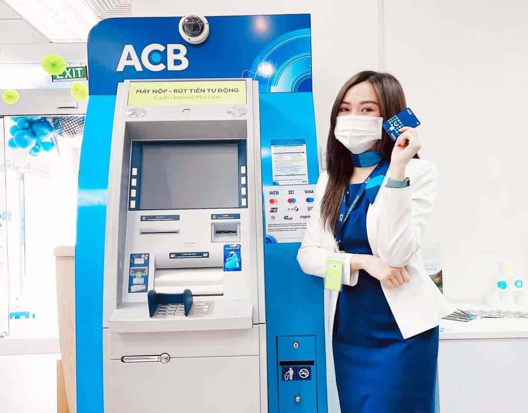 Cách rút tiền tại cây ATM ACB