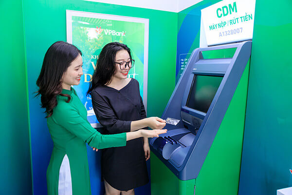 Kích hoạt thẻ VPBANK bên trên cây ATM