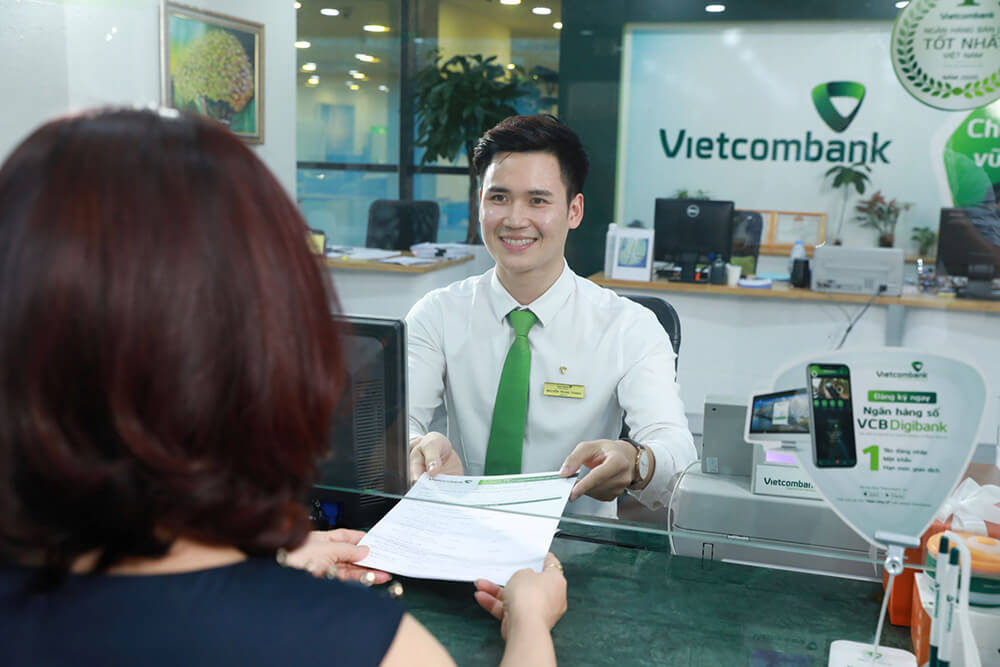 Một số lưu ý khi rút tiền tại quầy giao dịch Vietcombank